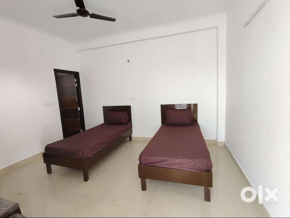 No Brokerage Cripa PGs Sector 62 - Free Field Expert