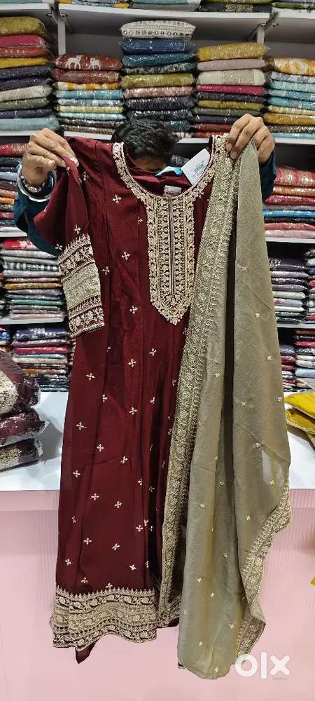 Job for clothes store