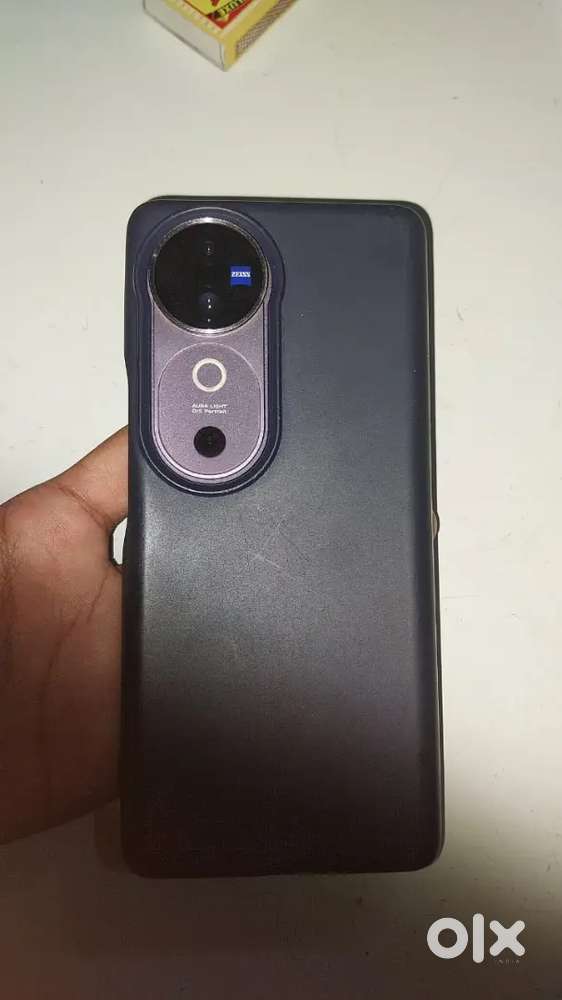Mobile vivo v40 27000 , price ,