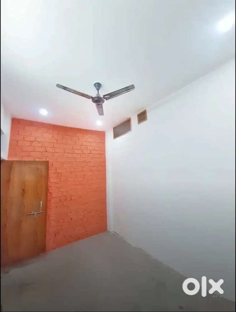 Room available for girls