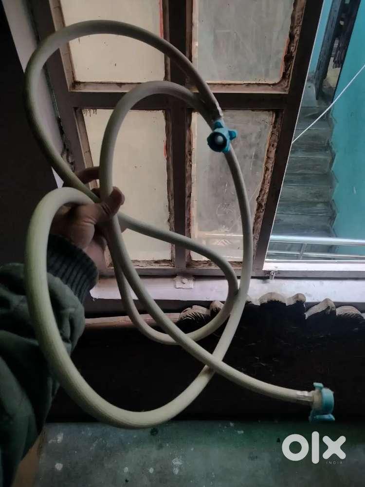 Automatic washing machine pipe