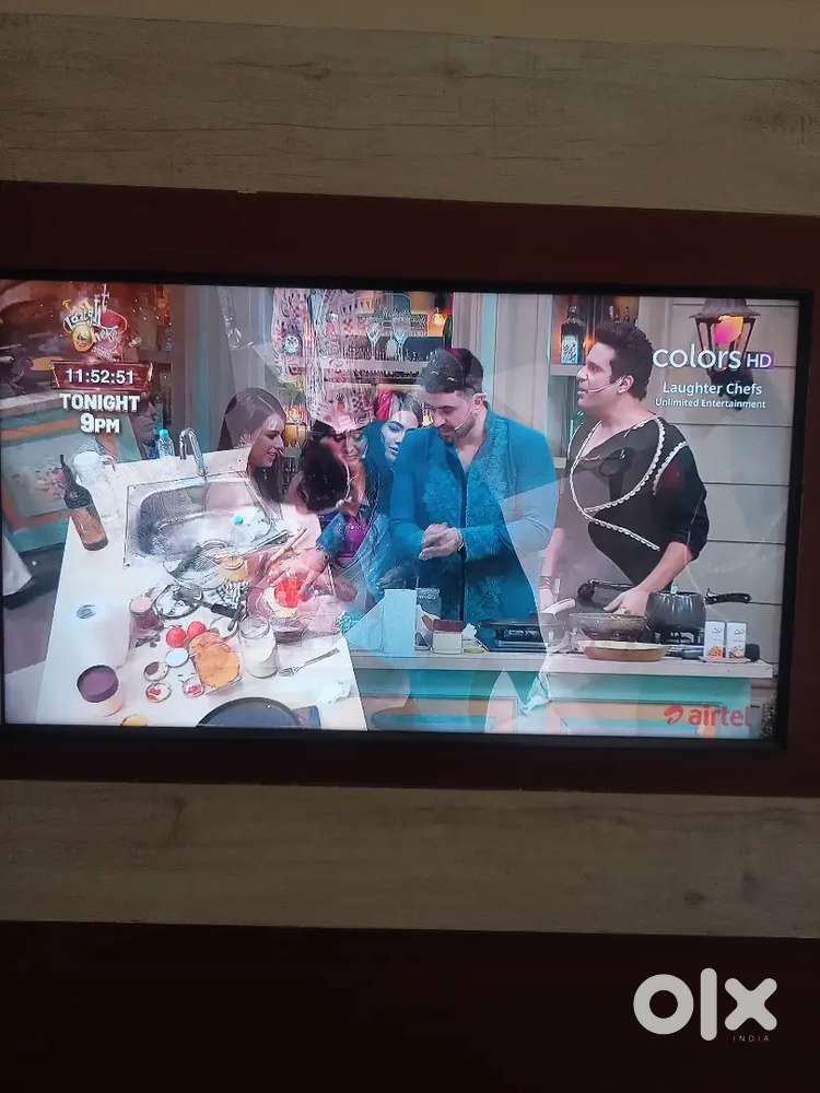 Samsung Smart LED HD TV 81cm (32) & SAMSUNG LCD HD 32 TV