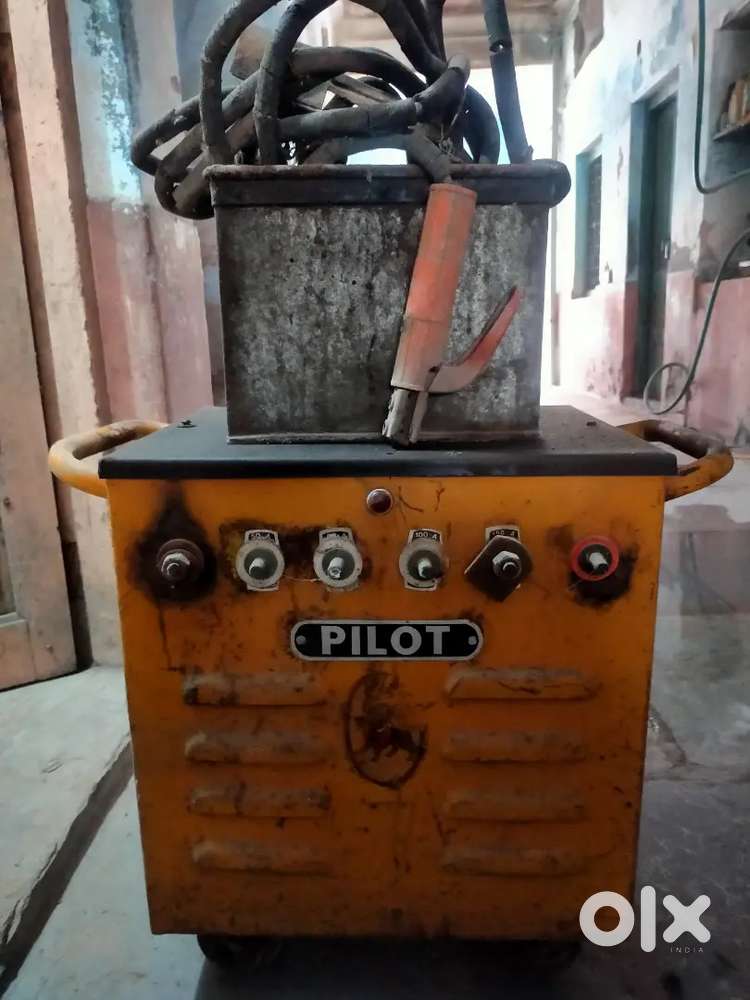 Building machine