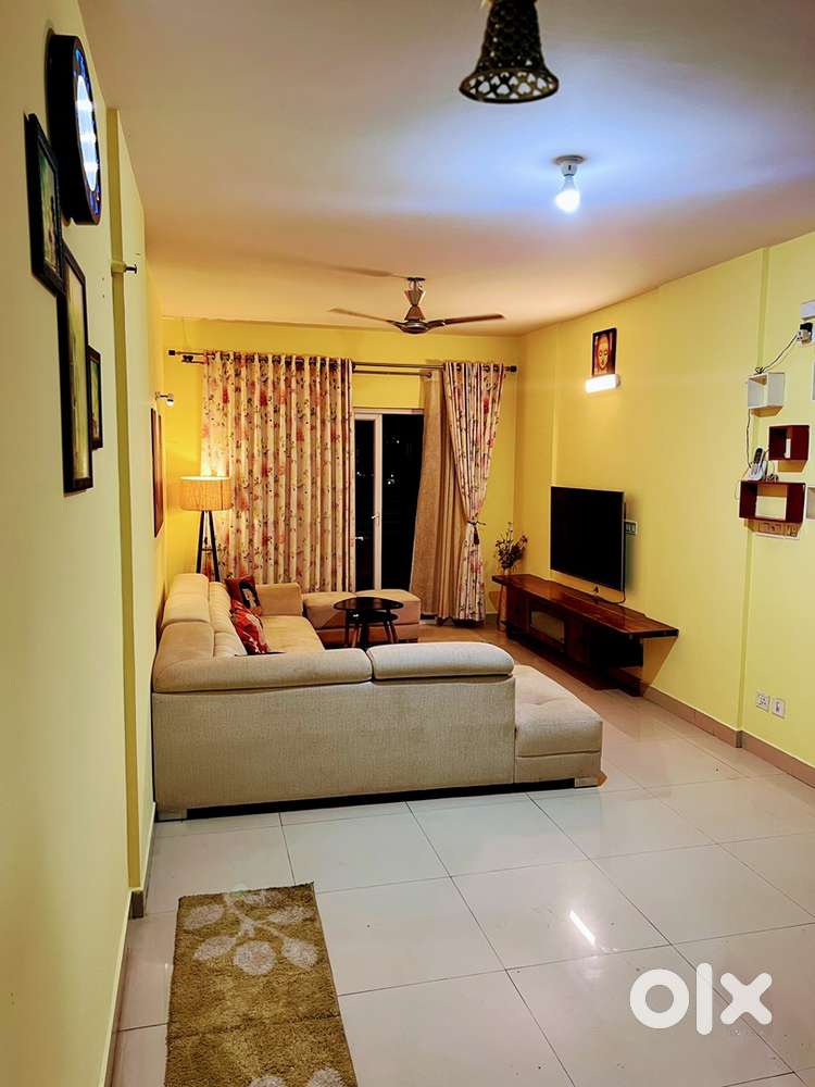 100% fully furnished 2 BHK luxury flat with premium household items