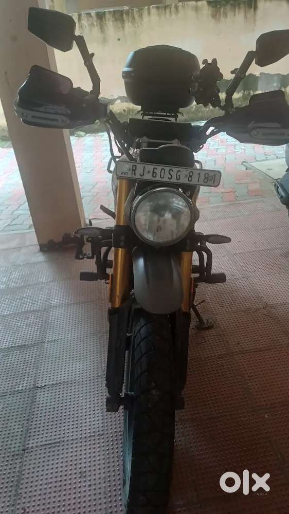 Triumph 400X bike