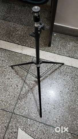 Mobile Tripod - 6 FT