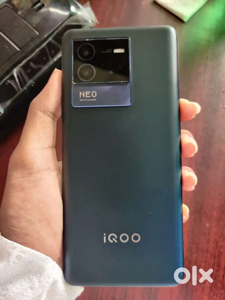 Iqoo neo6 5g (8+128)
