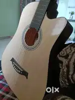 Guitar white colour back fix rate