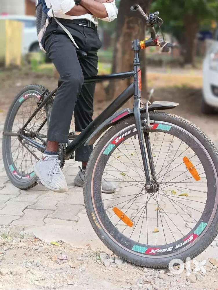 Hero cycle with alloy wheels, adjusted sets .