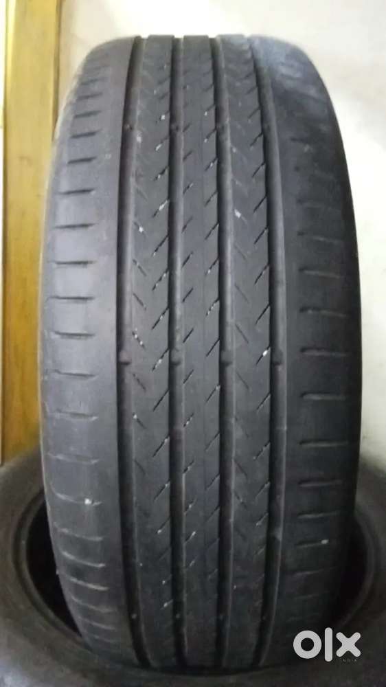 Tata Hexa mercedes volvo 235 55 R 19