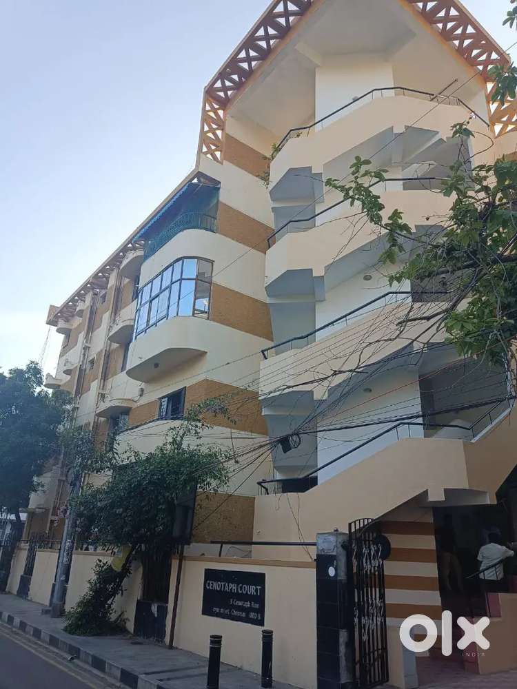 1 BHK Flat For Resale in Teynampet.