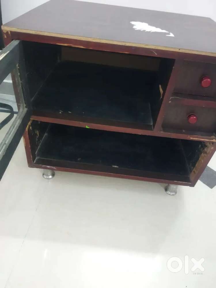 2 Pec Set of small Cupboard