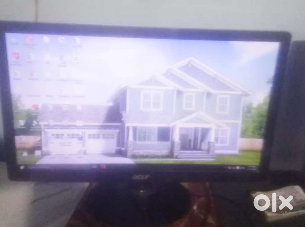 Computer quad core cpu ssd monitors