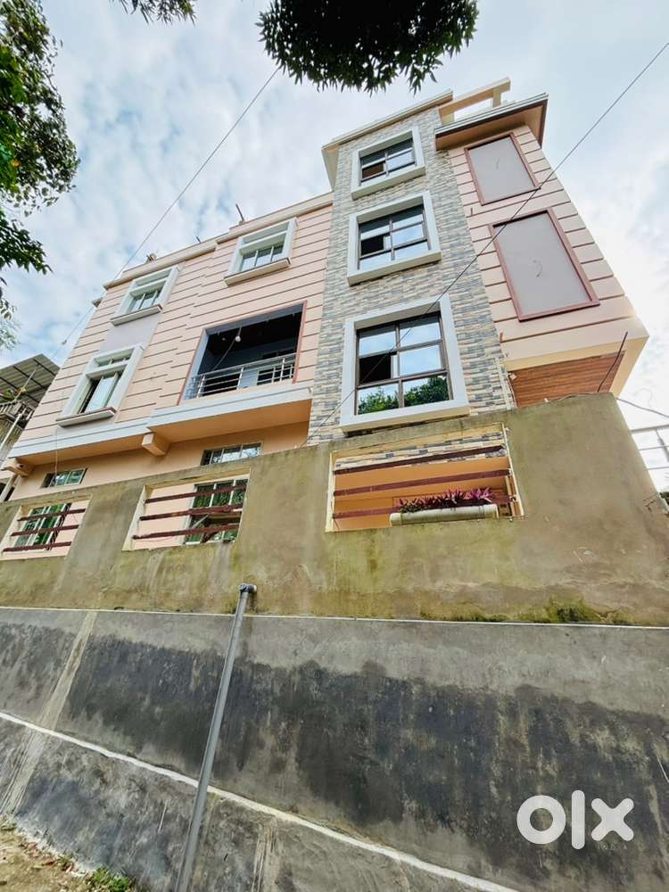 Newly constructed building nearby Downtown University, PEWS