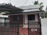 Aluva uc college 2.5 km 4 cent old house