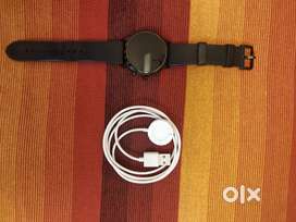 Fossil smart watch in very good condition with charger