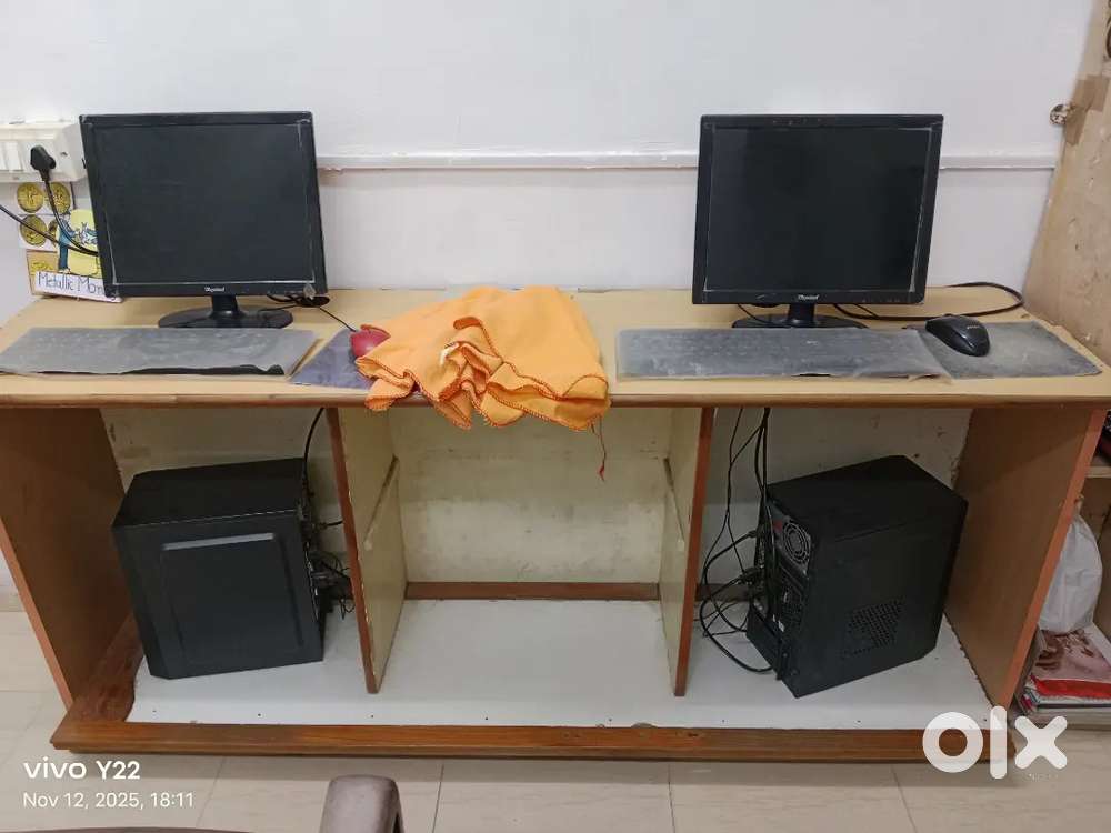 Full Computer set's total 6 : 6 Monitor, 6 CPU, 6 KeyBoard , 6 Mouse.