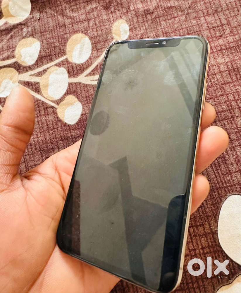 iphone xs golden colour