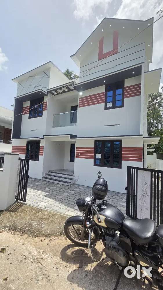 Kazakootam chandavila bypas near house 4bhk