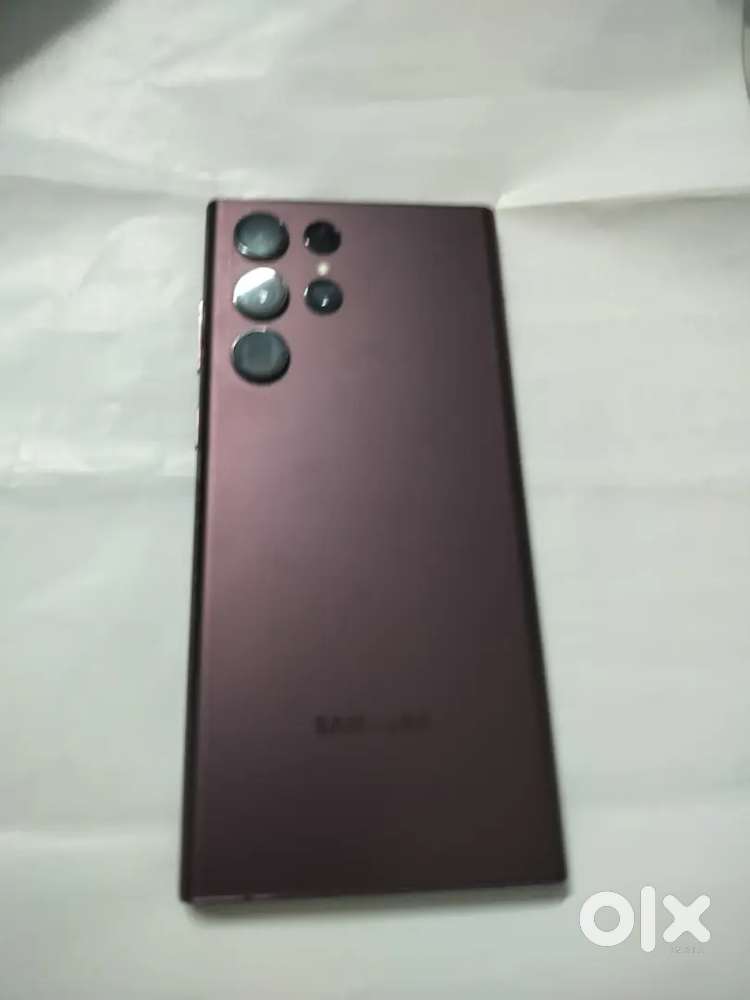 Samsung s22 ultra - 12 and 256- small dot not visible - phne only