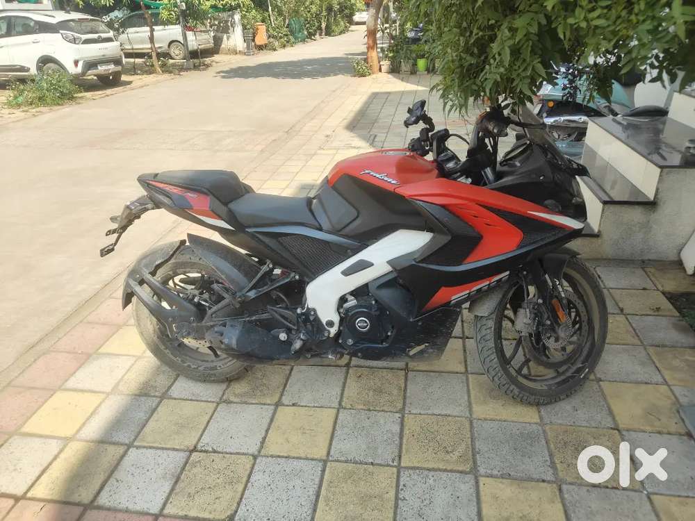 Bajaj pulsar RS 200