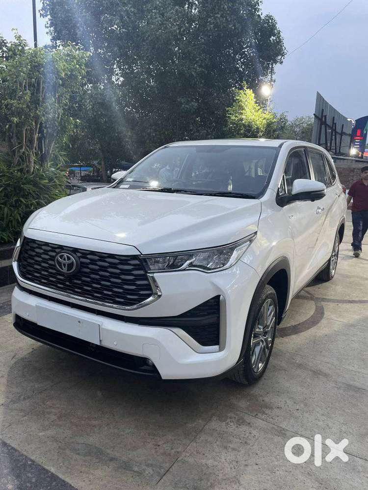 Toyota Innova Hycross 2.0 ZX (O) Hybrid 7 STR, 2025, Petrol
