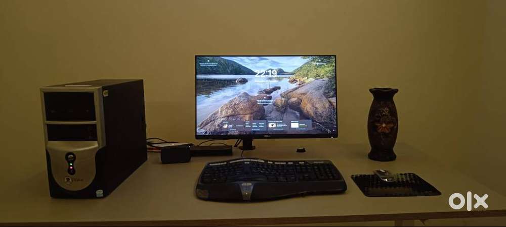 Desktop tower with all pheripherals. (without monitor)