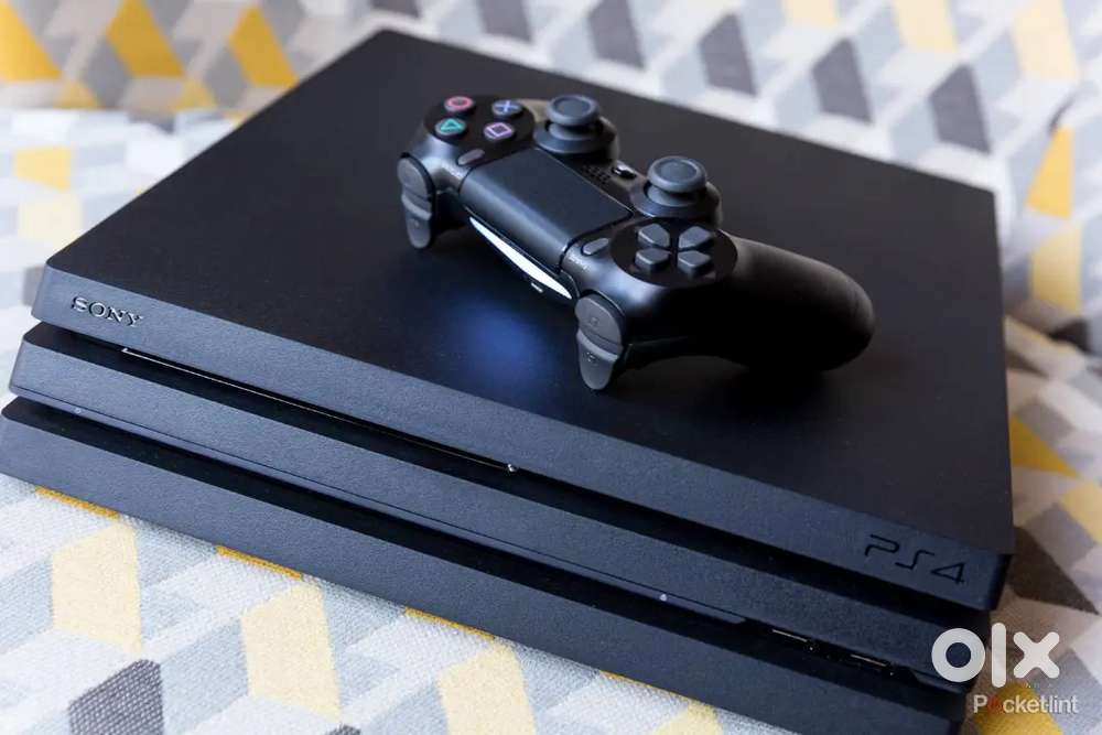 PS4 Pro (1TB) – Excellent Condition  2 Controllers  3 Games Included