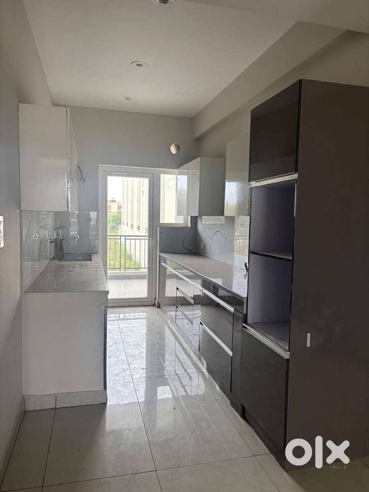 3BHK 1700SQFT AREA READY TO MOVE FLAT FOR SALE IN SBP CITY OF DREAMS