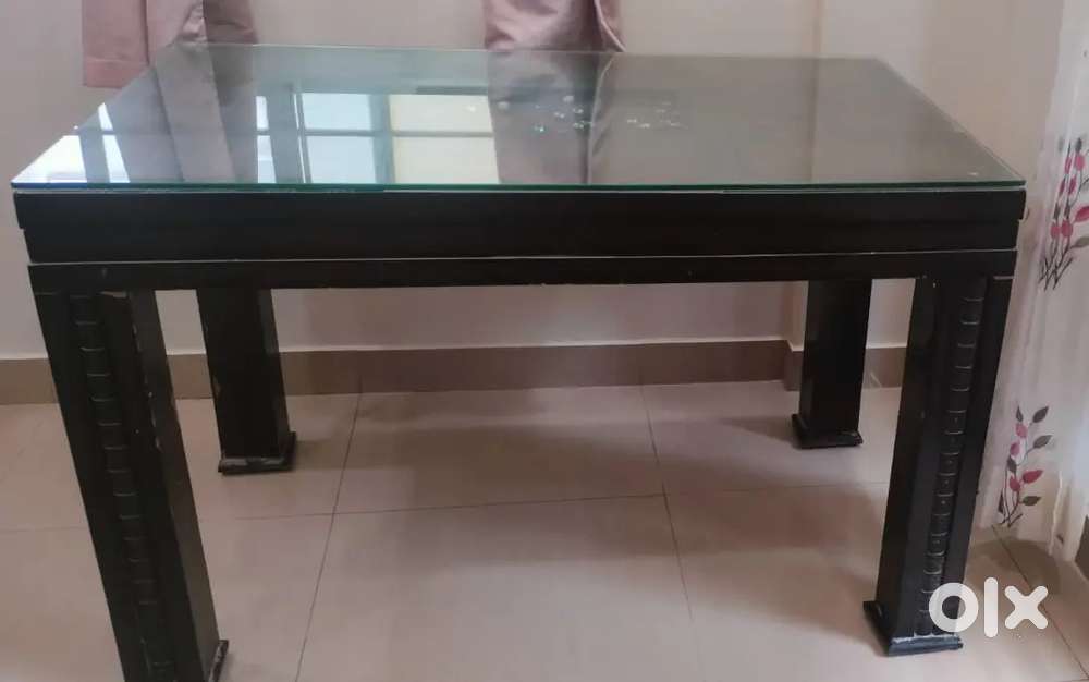 Dining table 4 seater