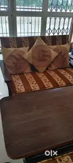 Sofa set and center table