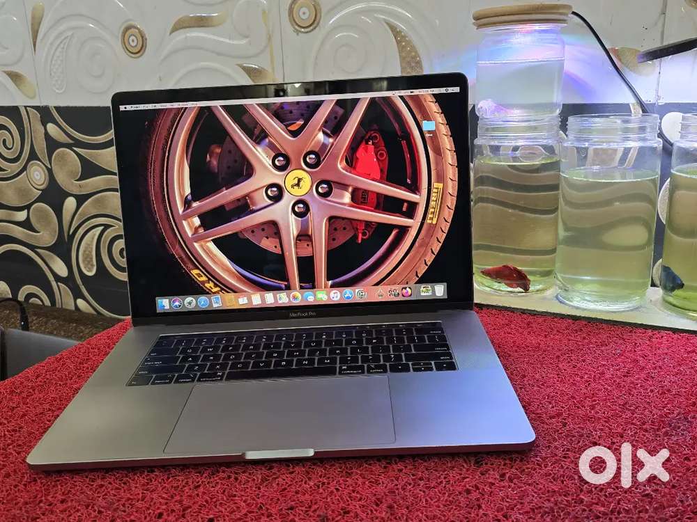 Apple Macbook Pro i7/16/256gb SSD 5.5gb Graphics 15inch Retina Display