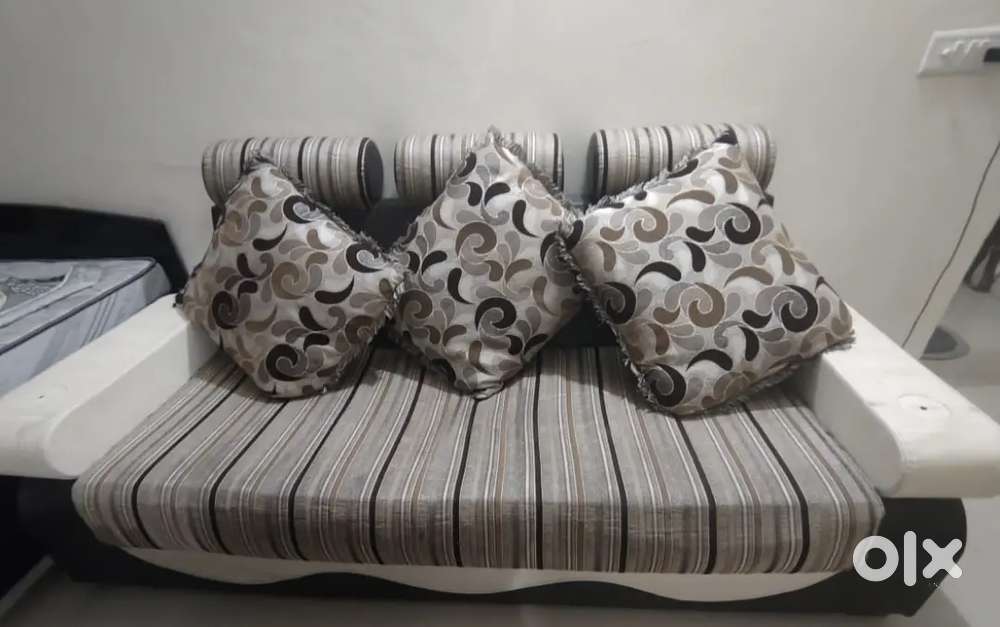 Sofa 7 seater with center table.