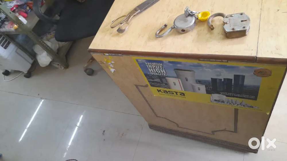 Shop counter
