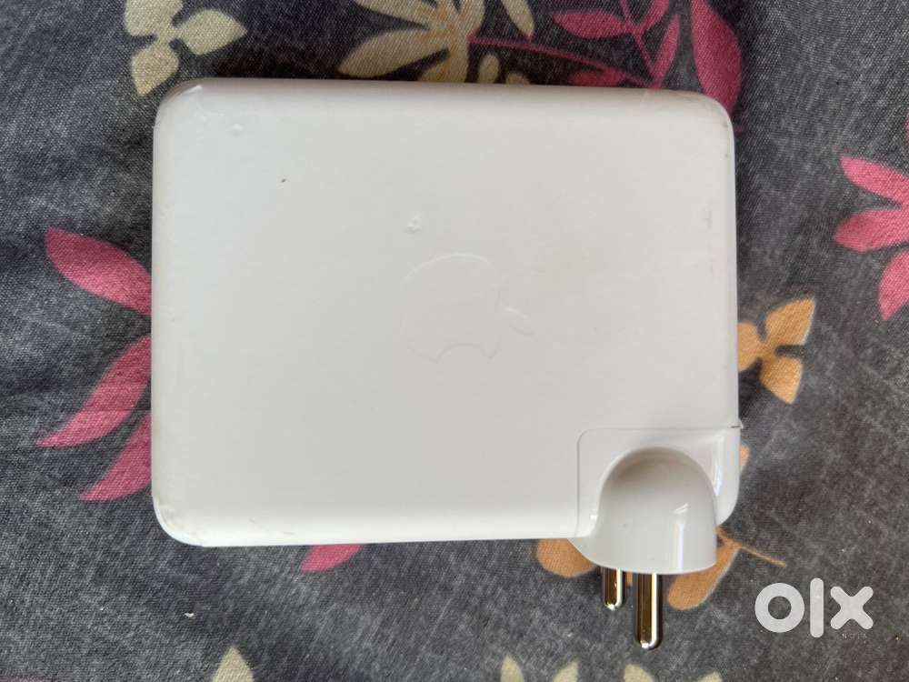 Apple adapter 140w for MacBook