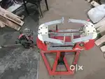 Badminton string machine