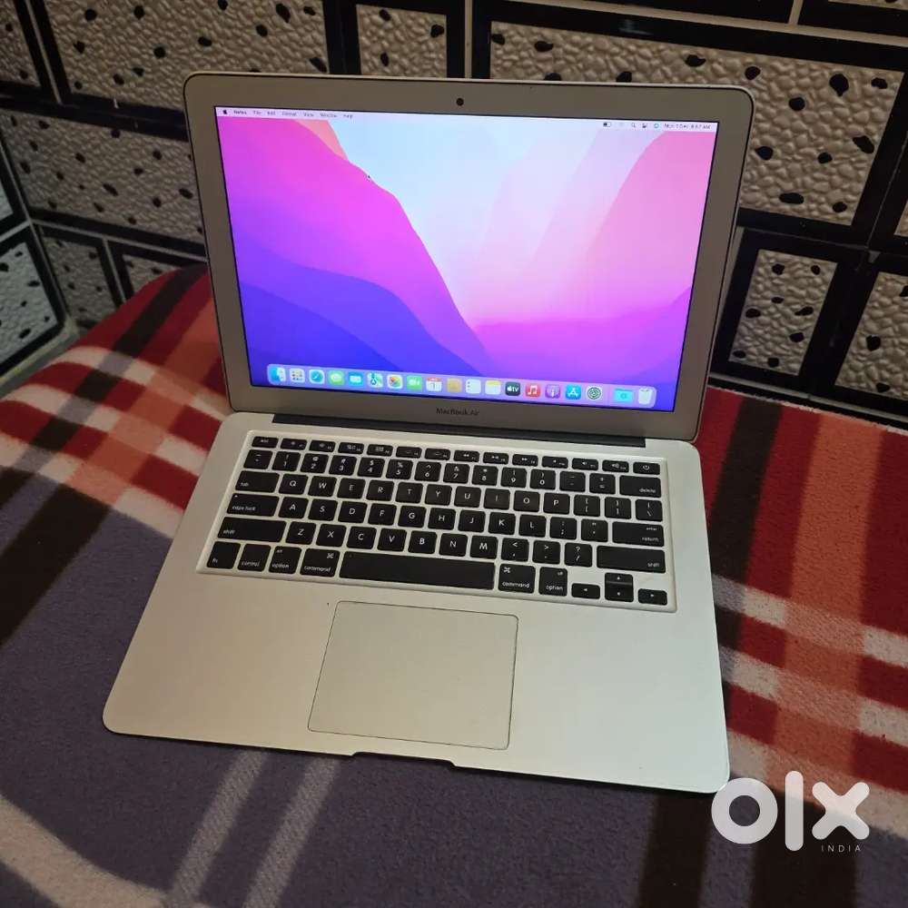 Macbook air A1466 available 8/128
