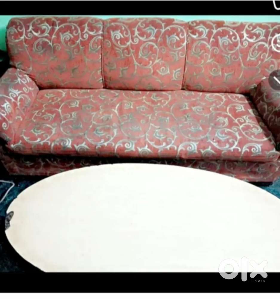 Sofa set 5 seater with center table good condition