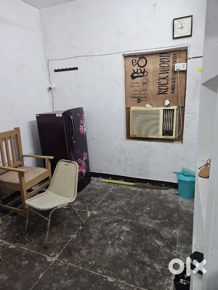 Singal ROOM PARTNER.3 room, baramda with separate bathroom and kitchen