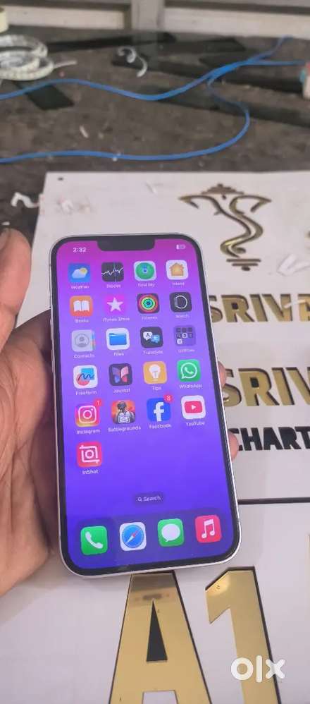 Iphone 14   bil box and charjar..