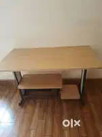 Computer table