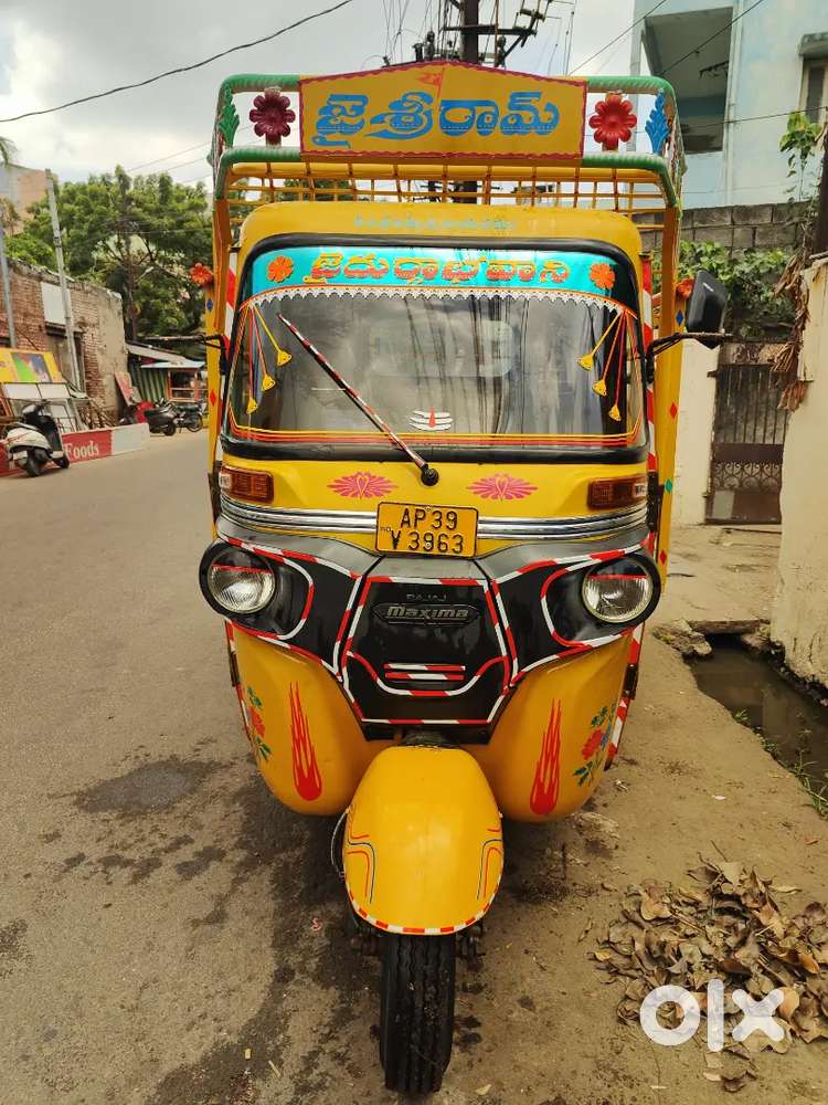 Bajaj truck