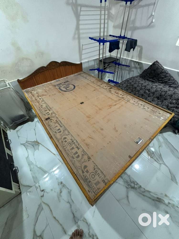 4x6 Qeen size bed