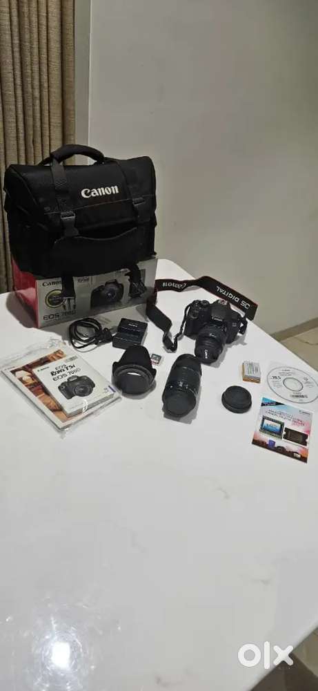 Canon EOS 700D EF-S 18-55 IS II / EF-S 55-250 IS II Full kit with bag