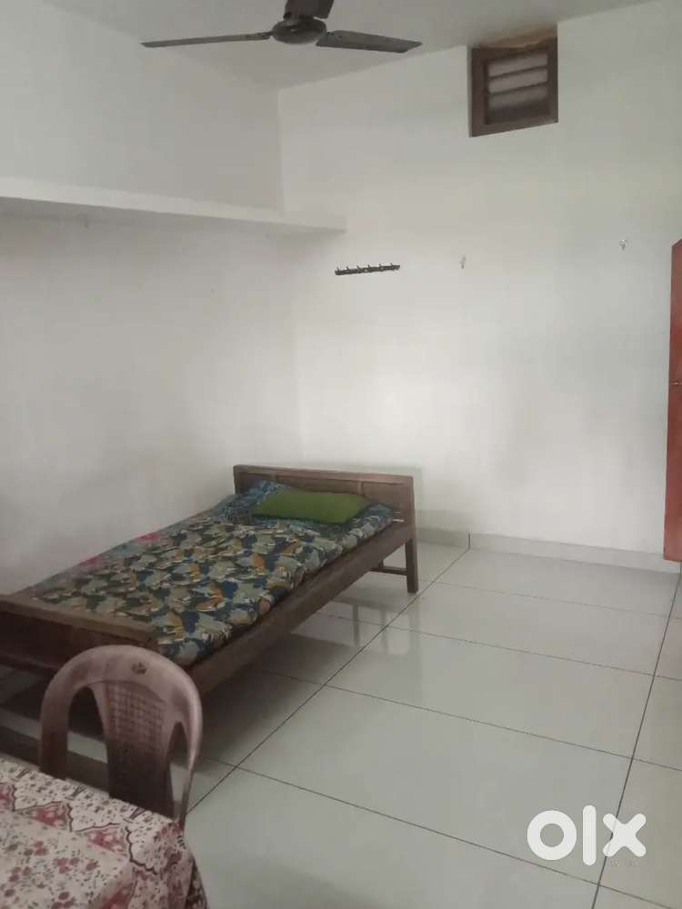Semifurnished bachilor accomodation for rent  near govt. Medical colle