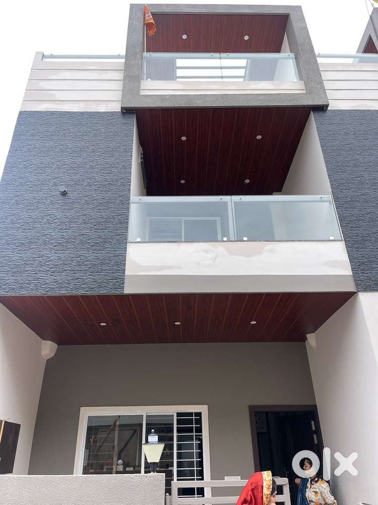 Well maintained 3bhk in nipania for rent