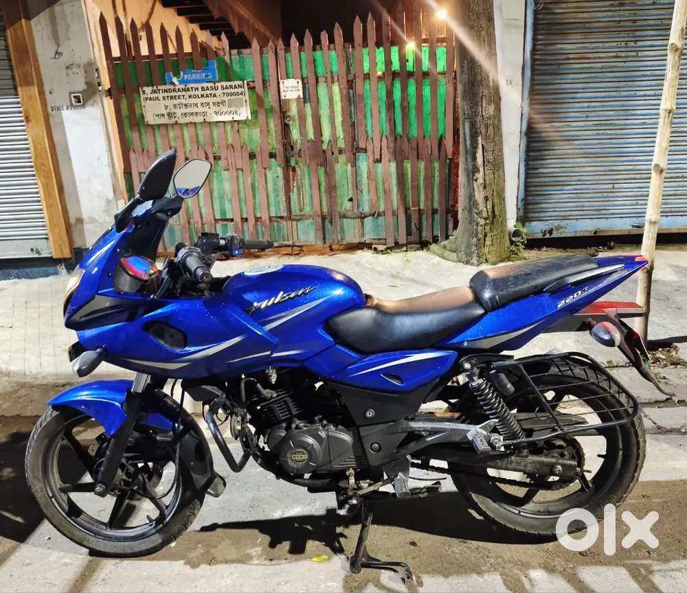 SuperMint Condition Bajaj Pulsar 220 For Sale