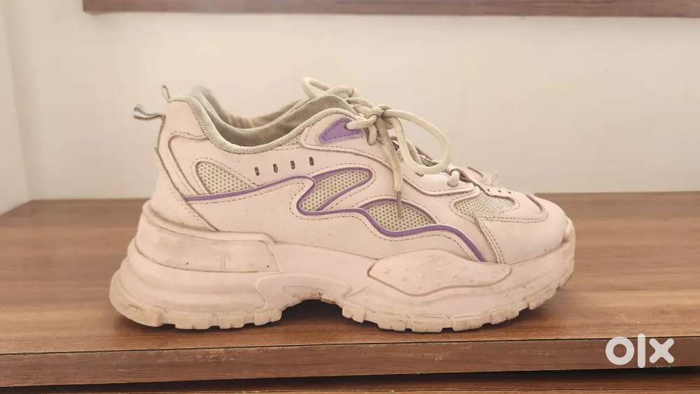 Women's trendy shoes