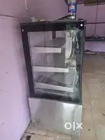 Show counter +double door fridge
