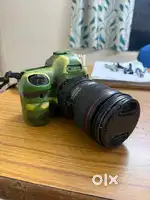 Canon 5d mark4 camera with 24-105 lense